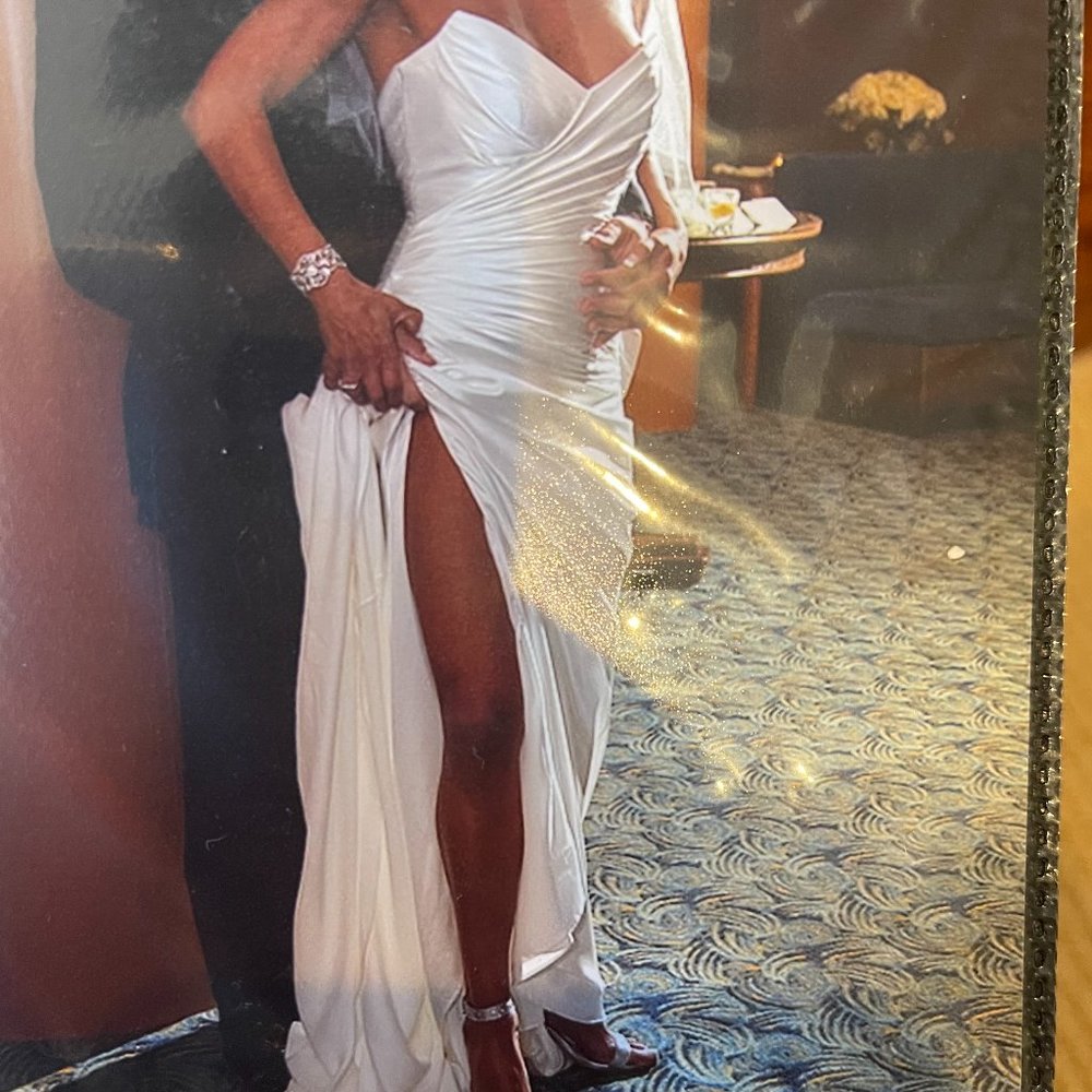 Romona Keveza Wedding Gown - Picture 9 of 13